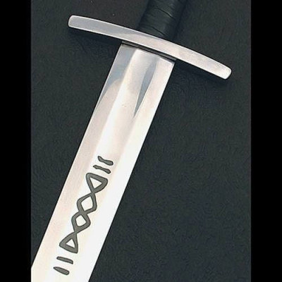 Espada de la era vikinga tardía con vaina, pomo de nuez de Brasil I...