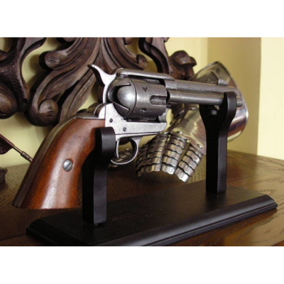 Short Pistol Exhibitor  - 3