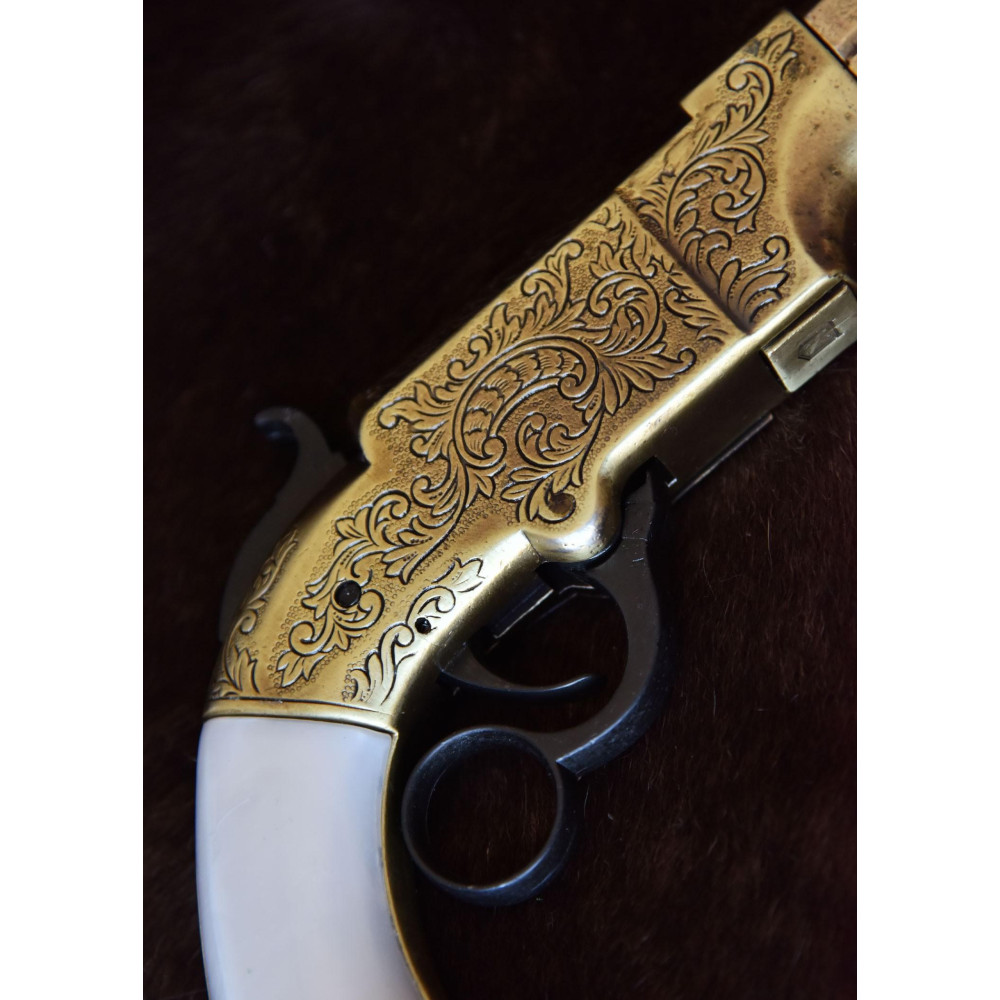 Pistola vulcanica del 1854, ottone e falsa madreperla, replica  - 2