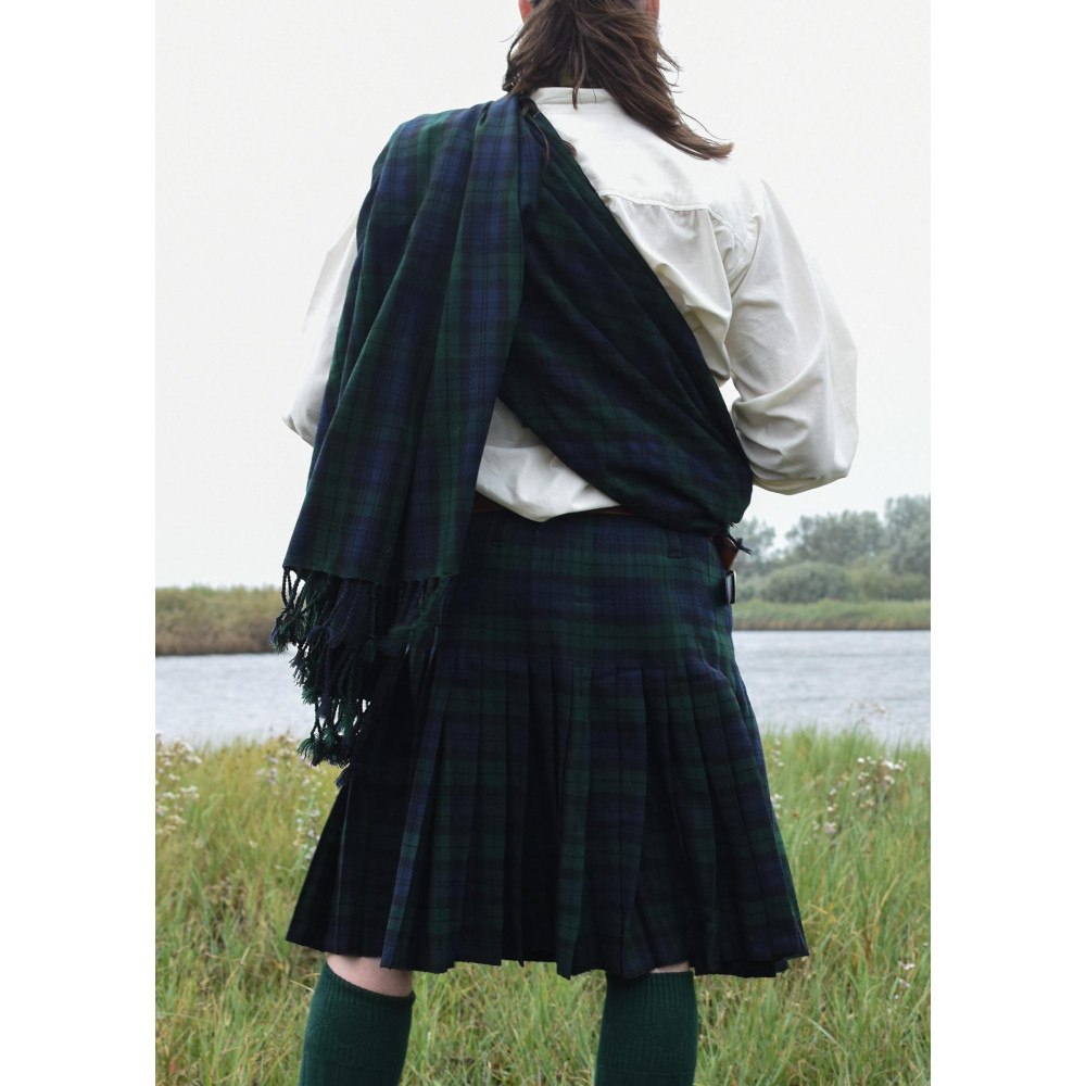 8 yard kilt, tartan watch  - 3