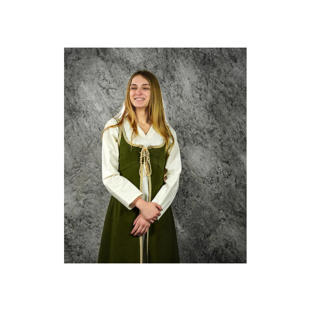 BRIAL DENISSE The furrowed neckline is based on a fragment of archa...