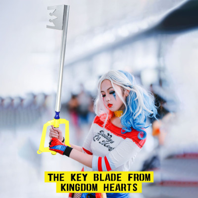 Clé fantastique en métal géant pour l’épée de la ville Commencement