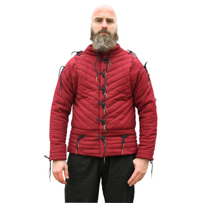 Pourpoint rembourré avec points d’armement, rouge vin - noir Commen...